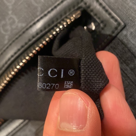 Gucci messenger bag like new lightly worn - Picture 8 of 10